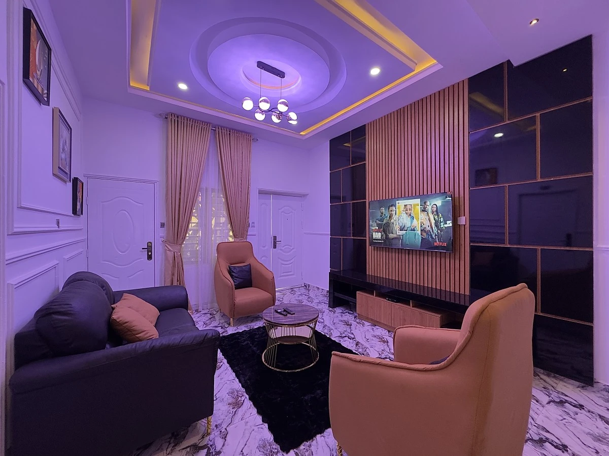 Serviced Apartments in Apo Abuja with Netflix and Starlink